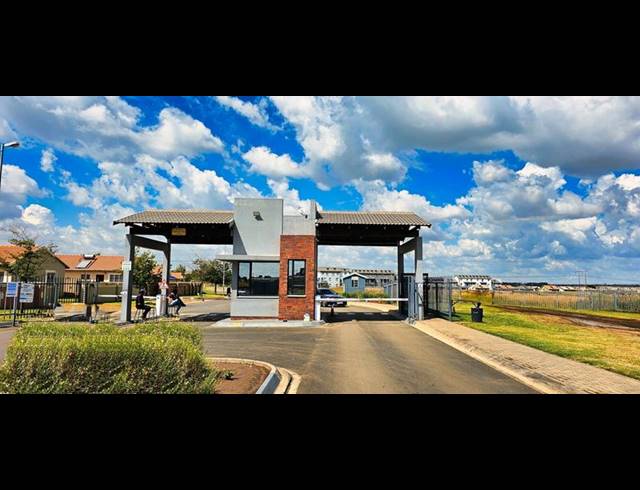 2 BEDROOM HOUSE FOR SALE IN SELCOURT